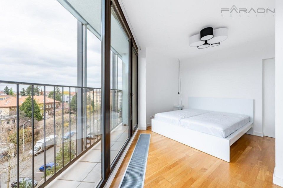 Pronájem bytu 2+kk 98 m² - foto 11