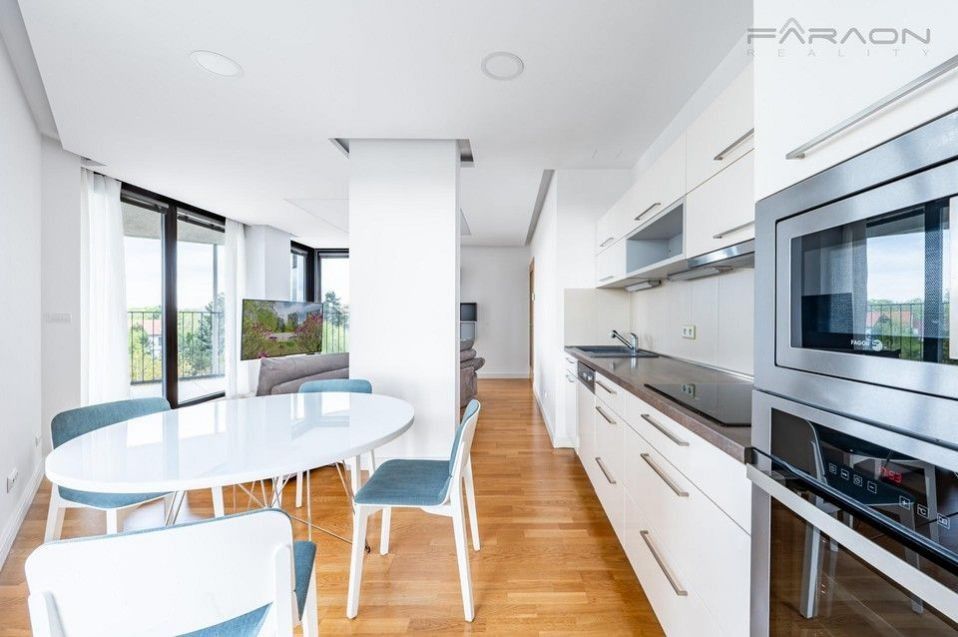 Pronájem bytu 2+kk 98 m² - foto 10