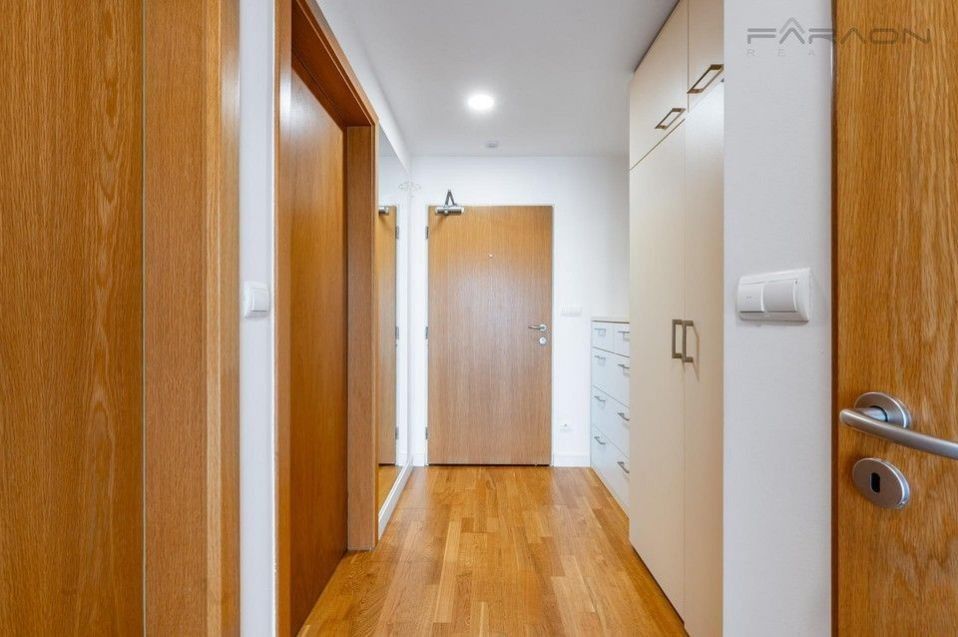 Pronájem bytu 2+kk 98 m² - foto 17