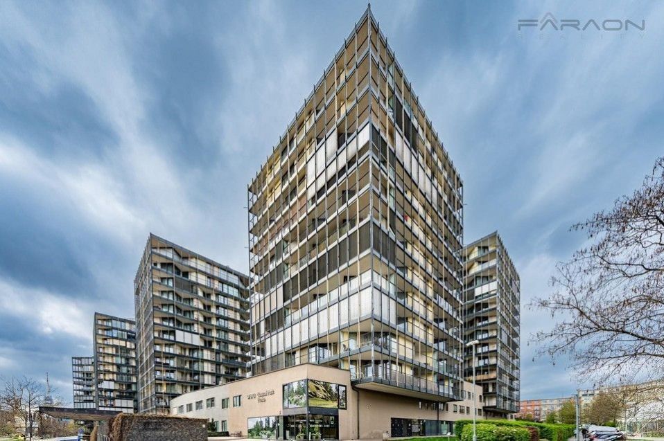 Pronájem bytu 2+kk 98 m² - foto 18