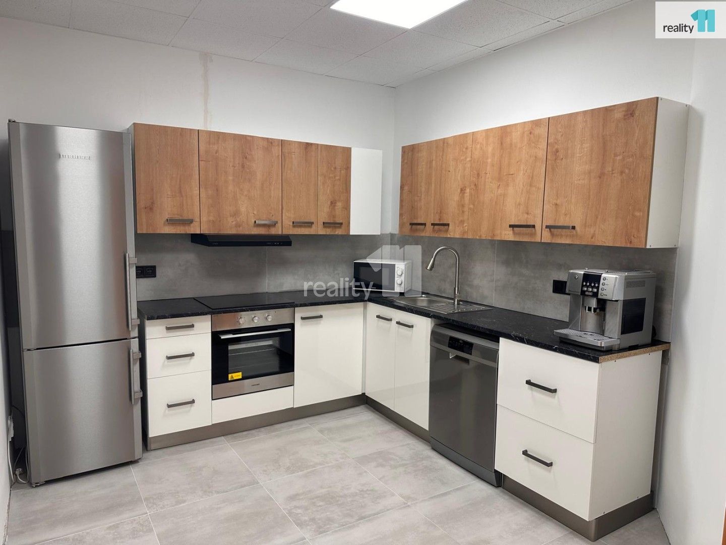 Pronájem bytu 132 m² - foto 3