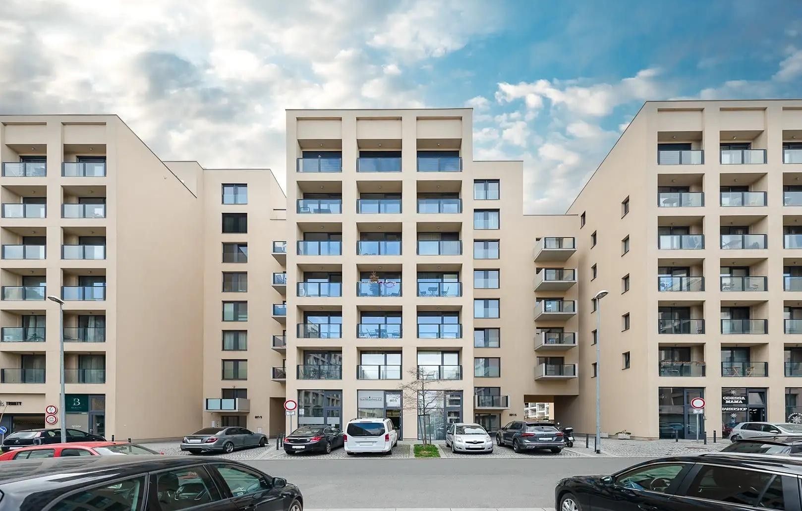 Pronájem komerčního prostoru 54 m² - foto 1
