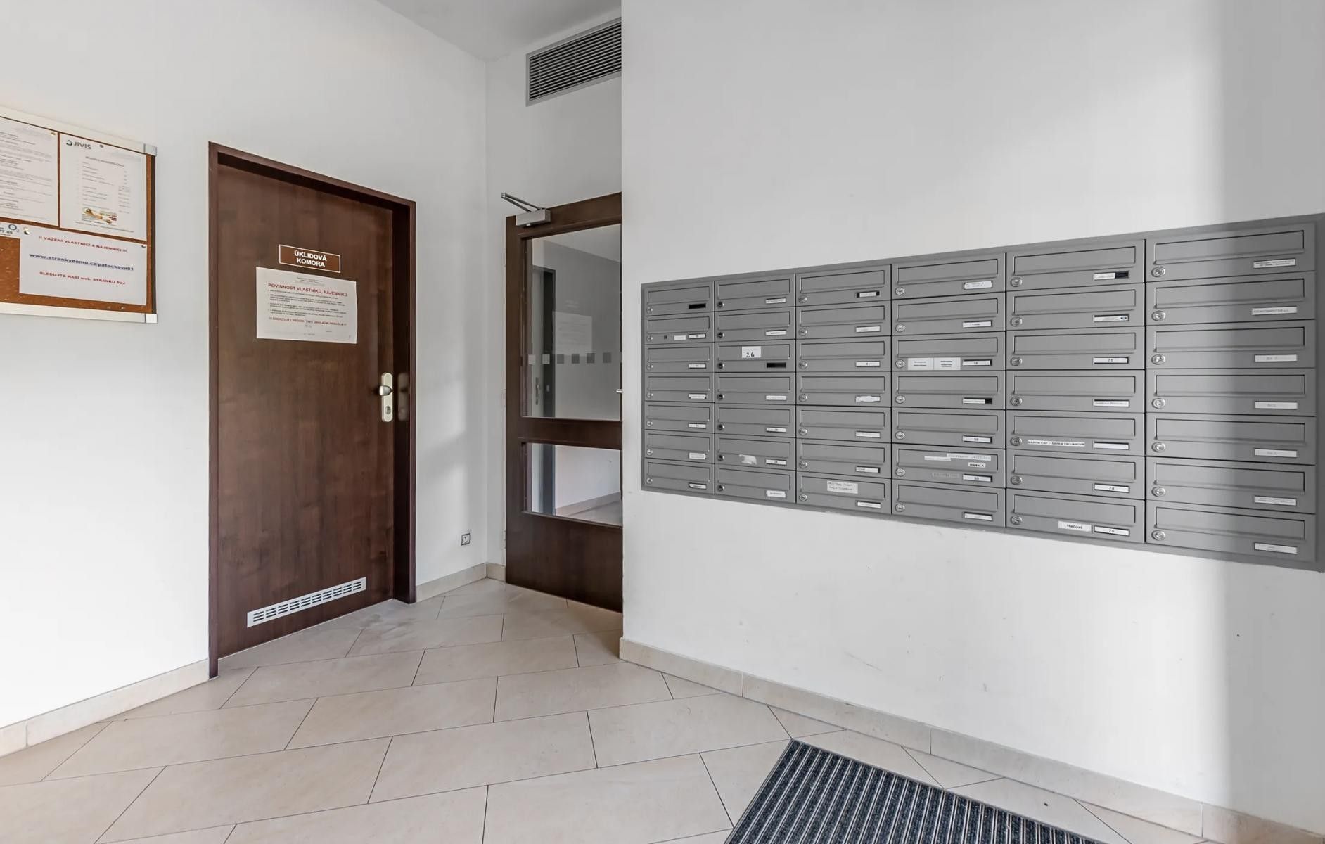 Pronájem bytu 2+kk 62 m² - foto 4