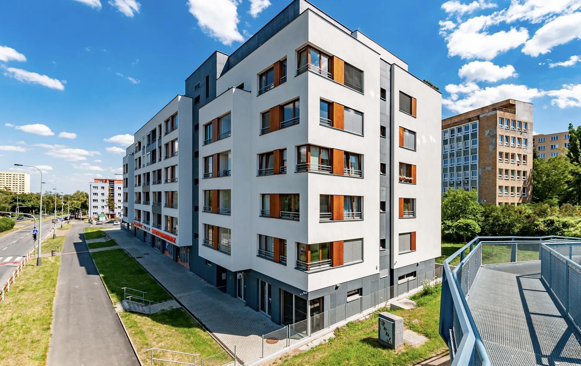 Pronájem bytu 2+kk 62 m² - foto 1