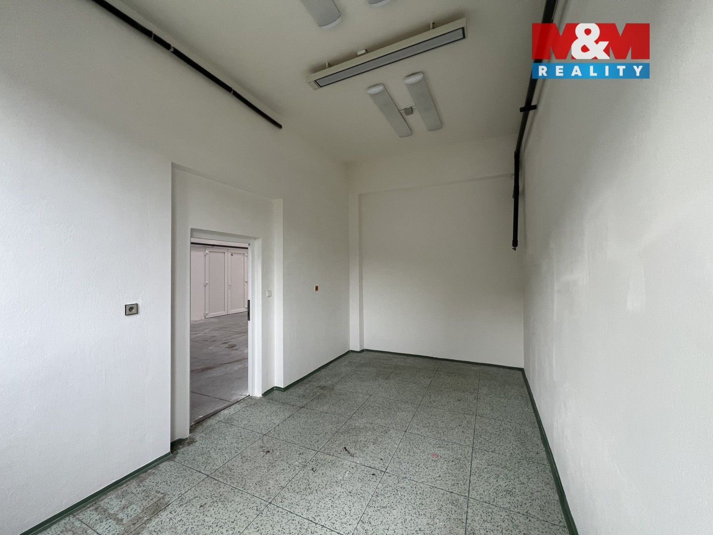 Pronájem komerčního prostoru 410 m² - foto 11