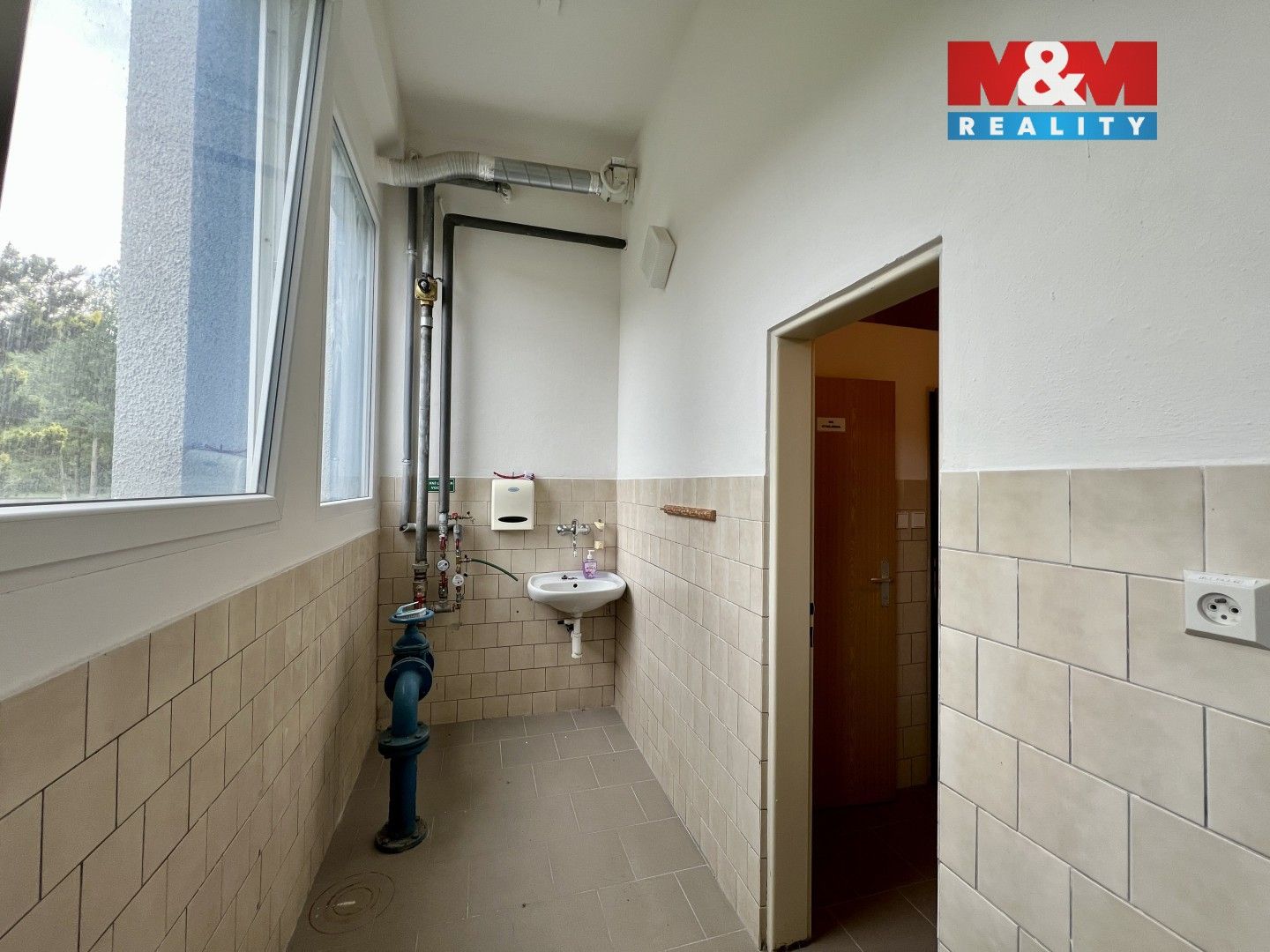 Pronájem komerčního prostoru 410 m² - foto 12