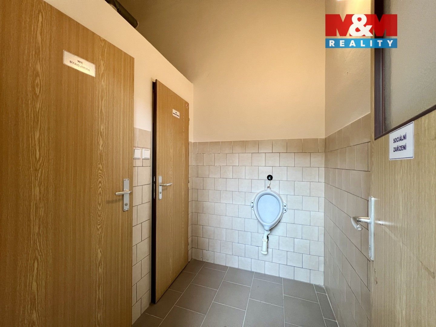 Pronájem komerčního prostoru 410 m² - foto 13