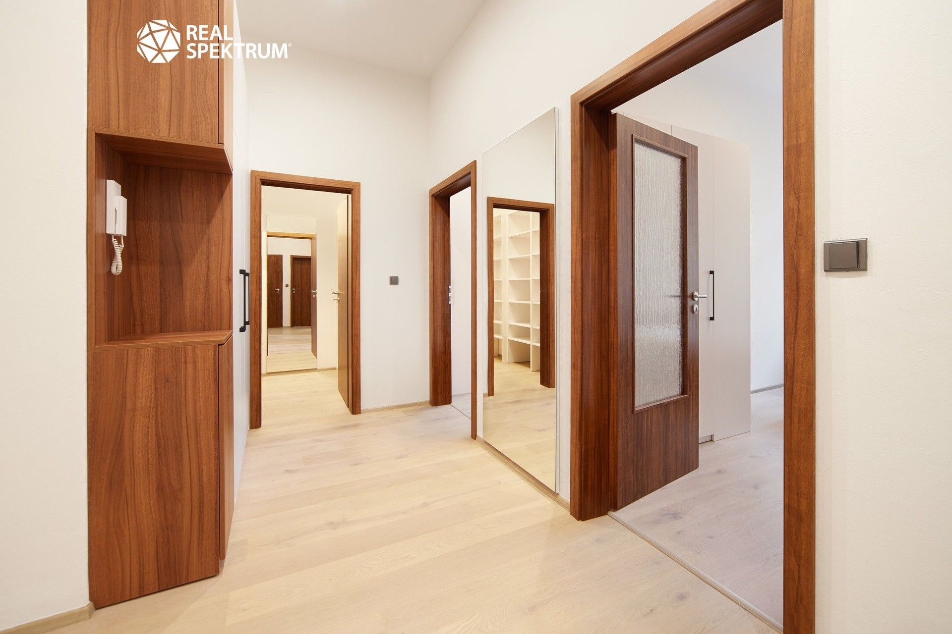 Pronájem bytu 3+kk 80 m² - foto 8
