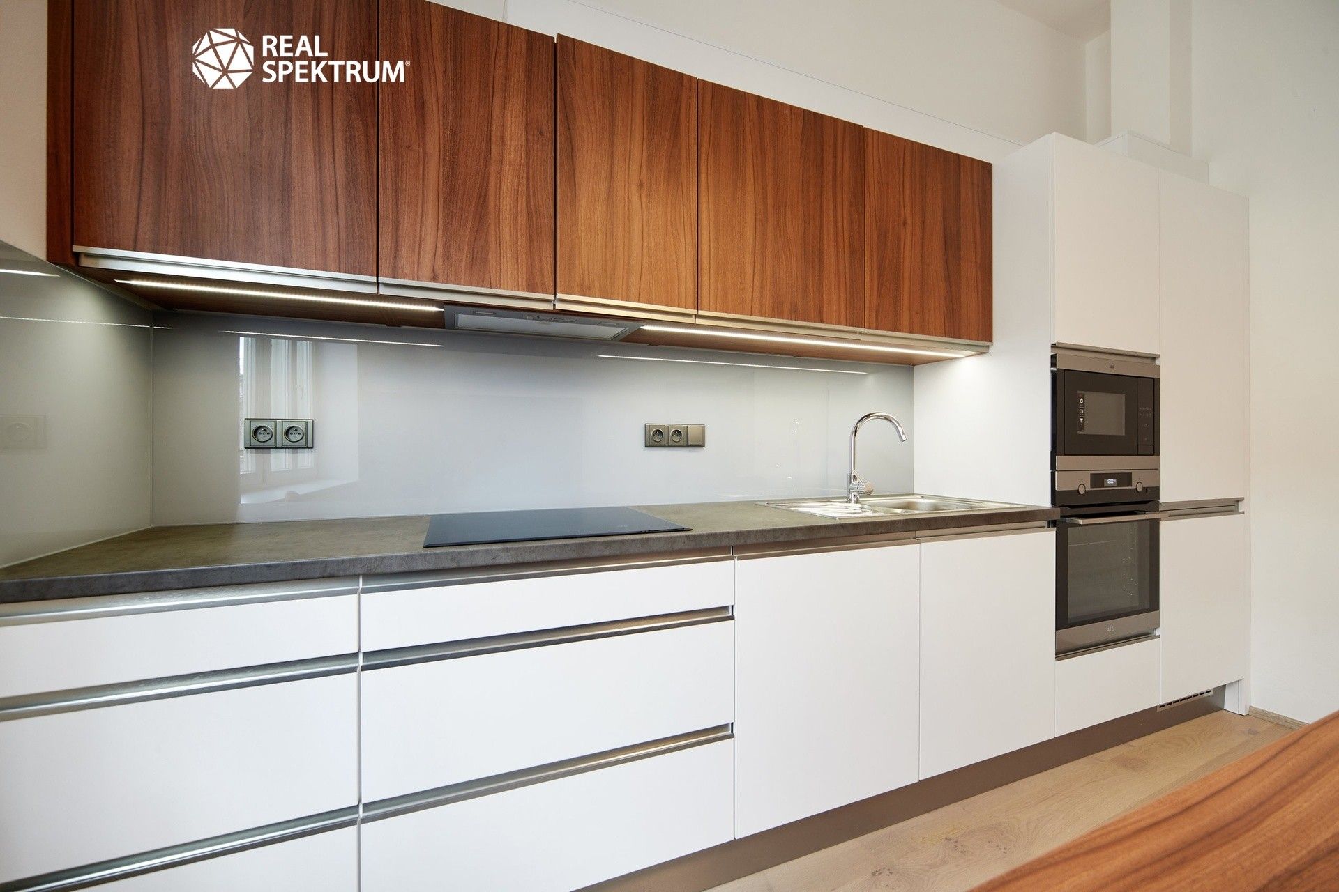 Pronájem bytu 3+kk 80 m² - foto 2