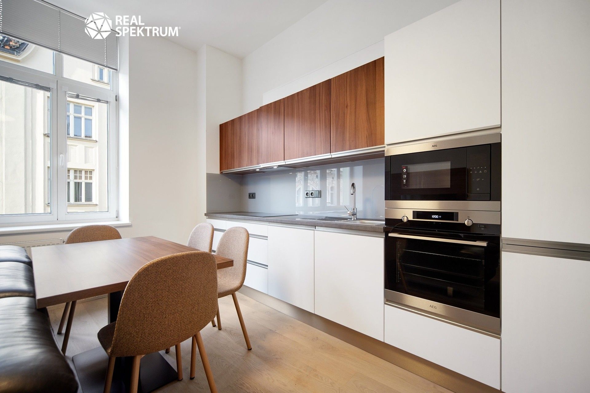 Pronájem bytu 3+kk 80 m² - foto 16
