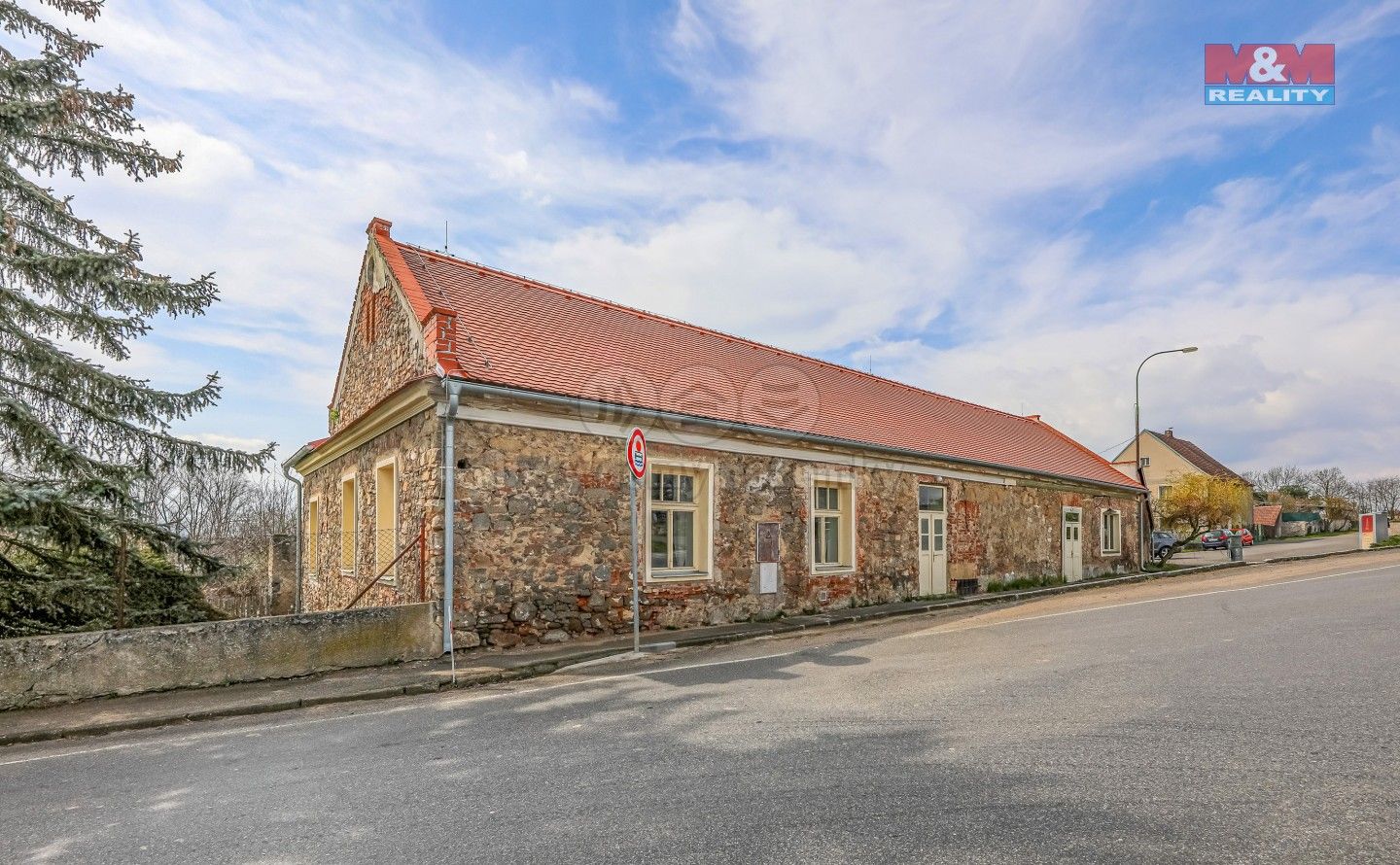 Prodej komerčního prostoru 290 m² - foto 2