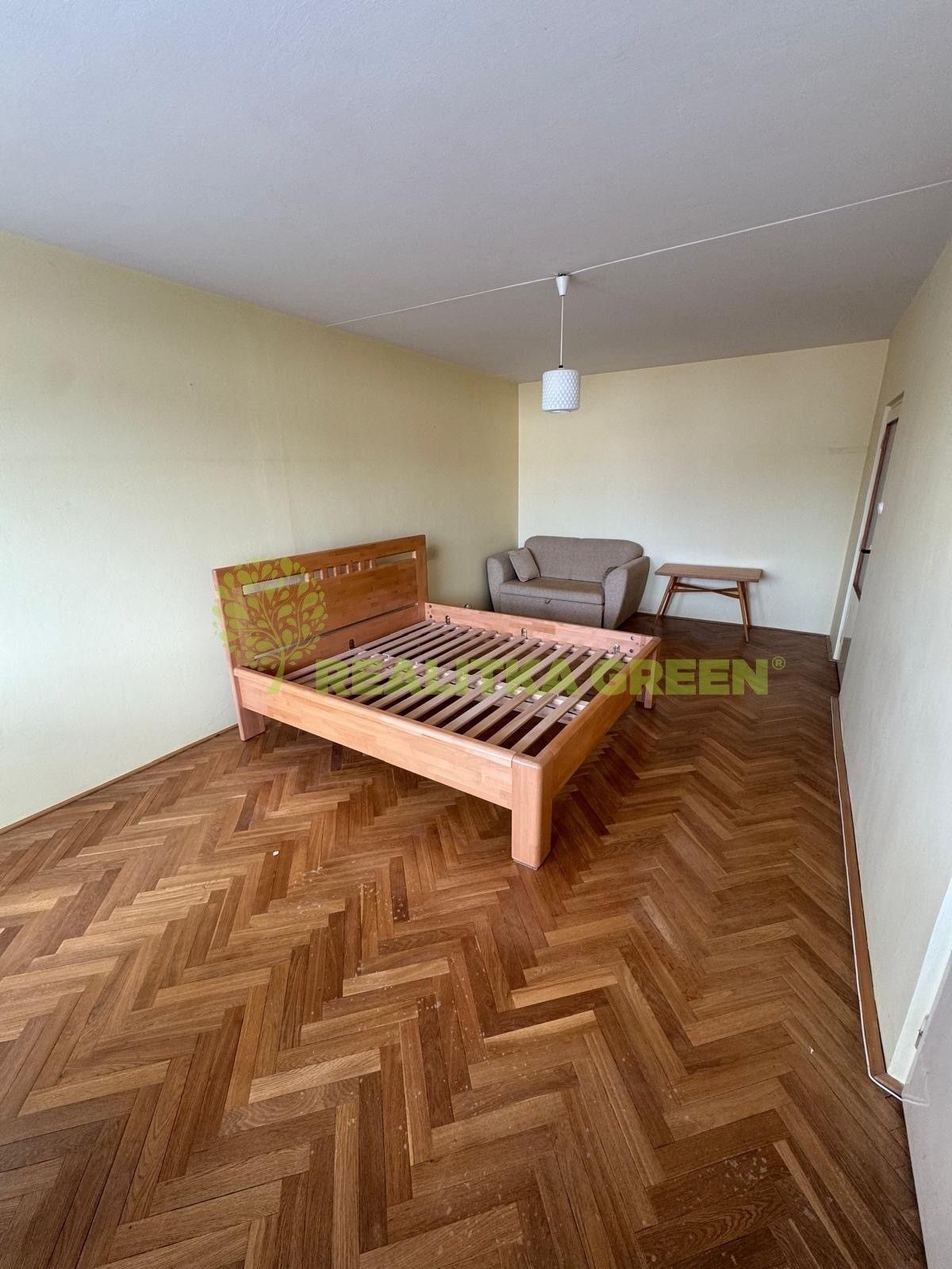 Pronájem bytu 1+1 50 m² - foto 9