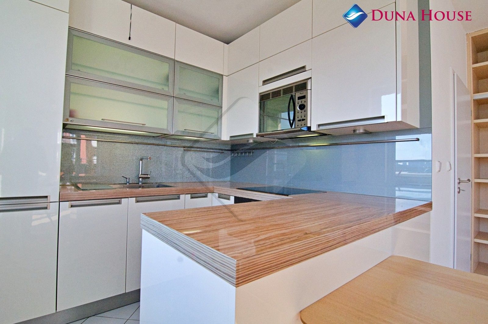 Pronájem bytu 2+kk 64 m² - foto 6