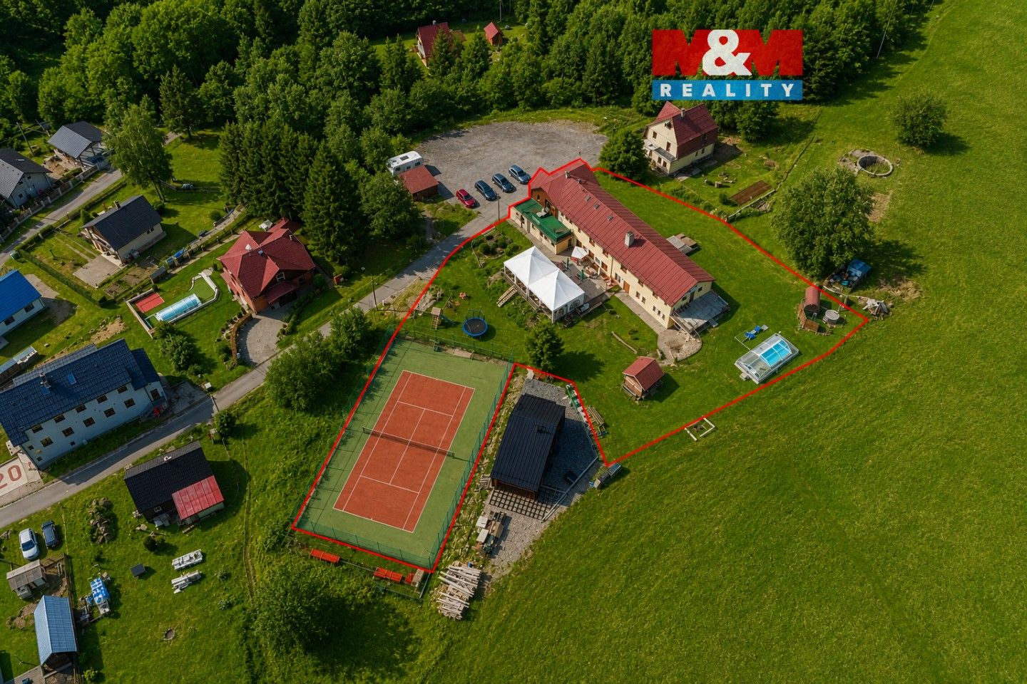 Prodej komerčního prostoru 600 m² - foto 1
