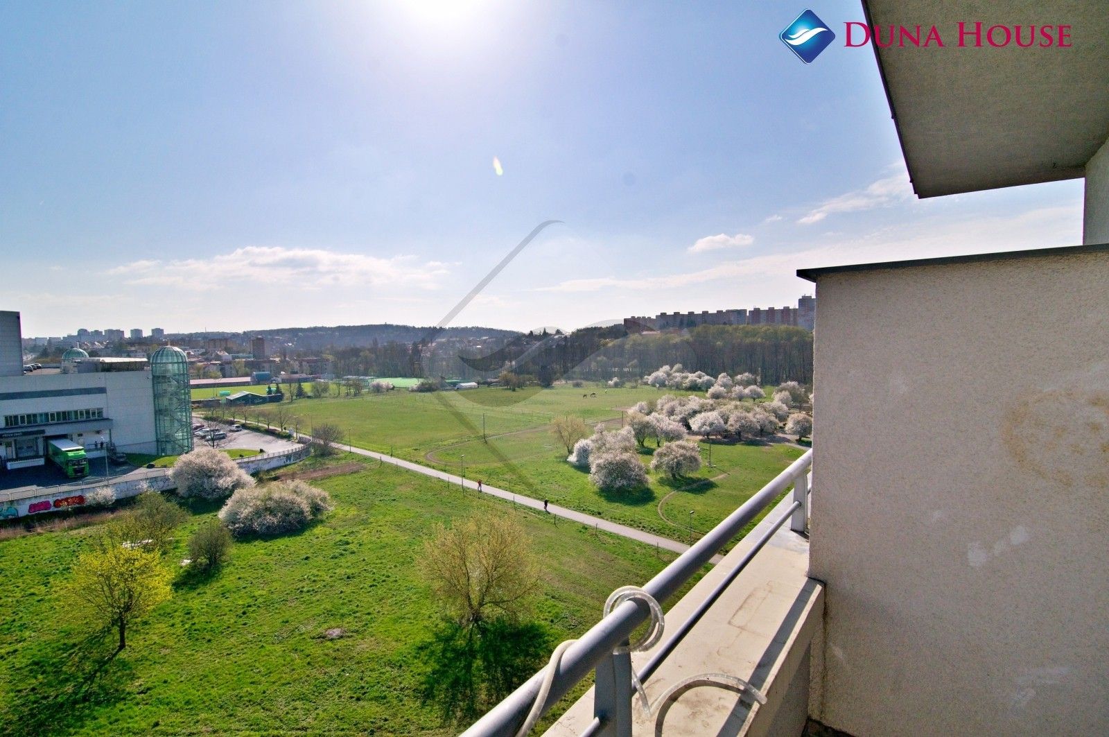 Pronájem bytu 2+kk 64 m² - foto 12