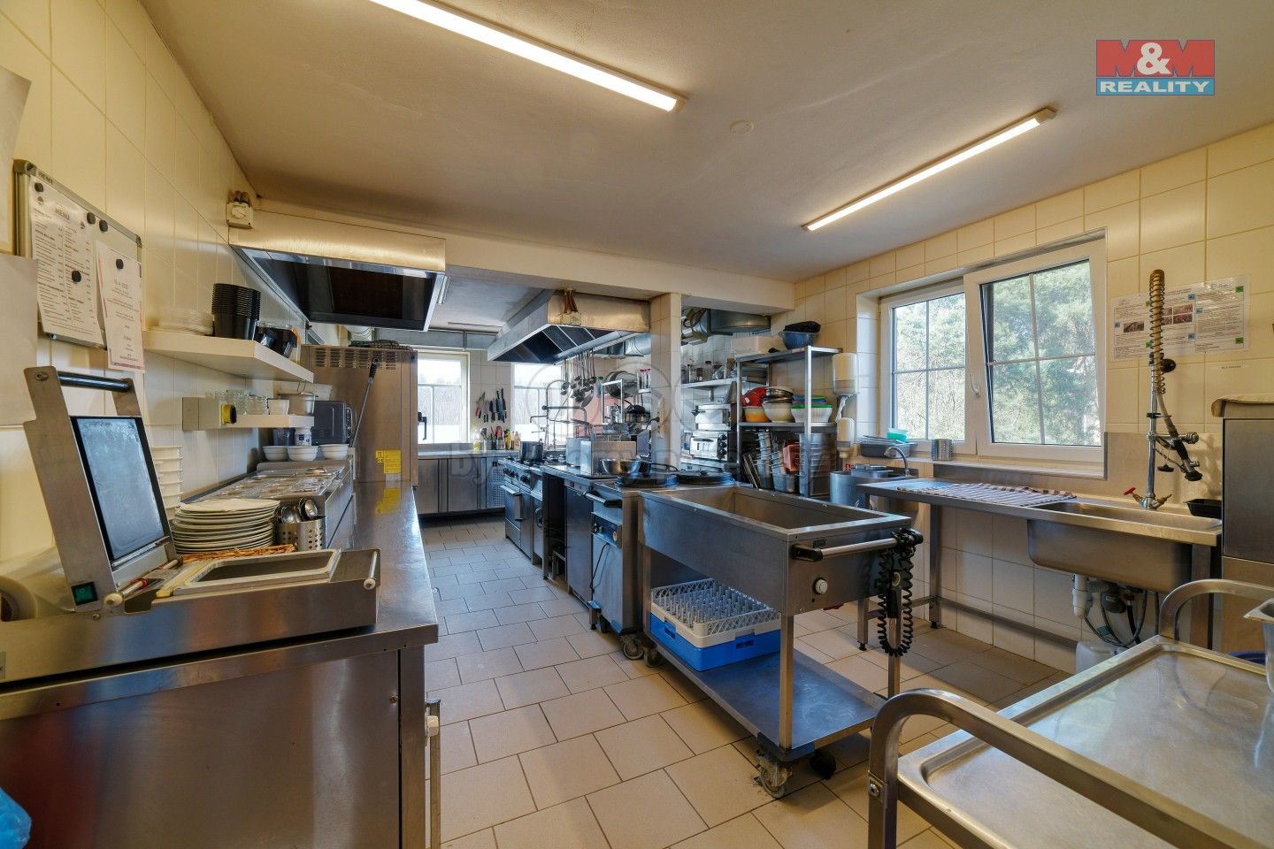 Prodej komerčního prostoru 600 m² - foto 19