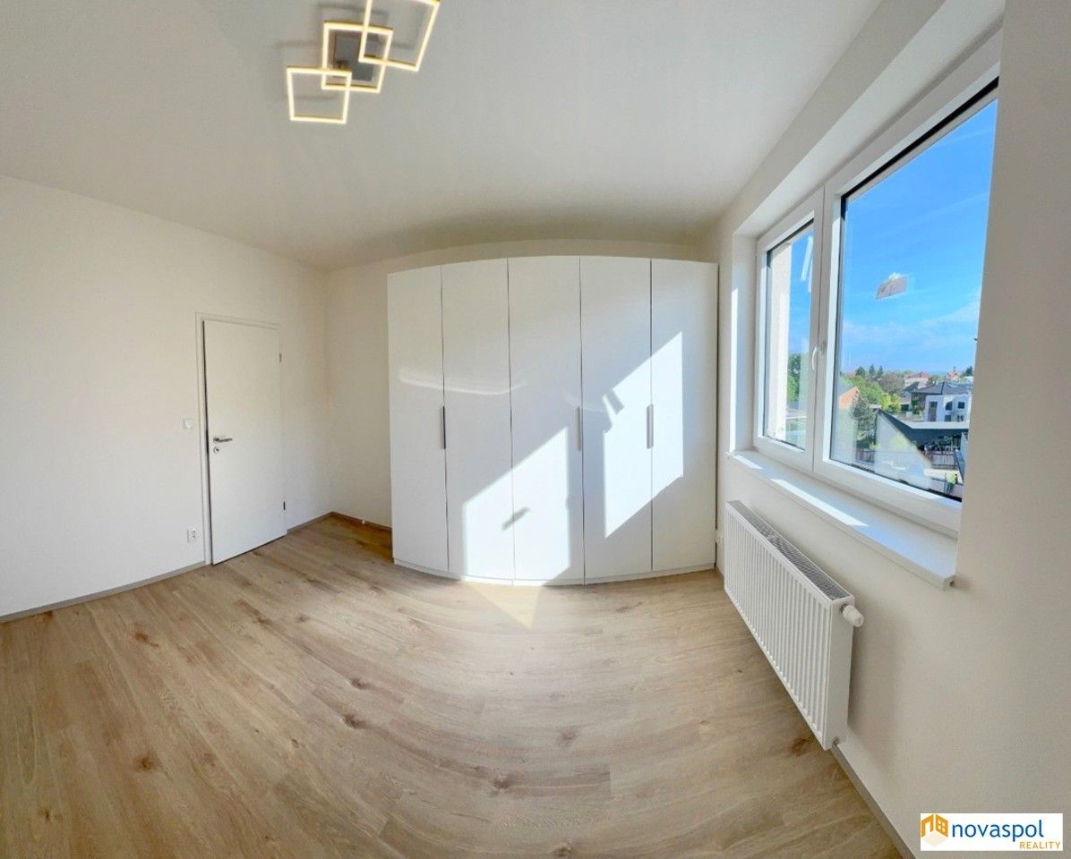 Pronájem bytu 2+kk 61 m² - foto 7