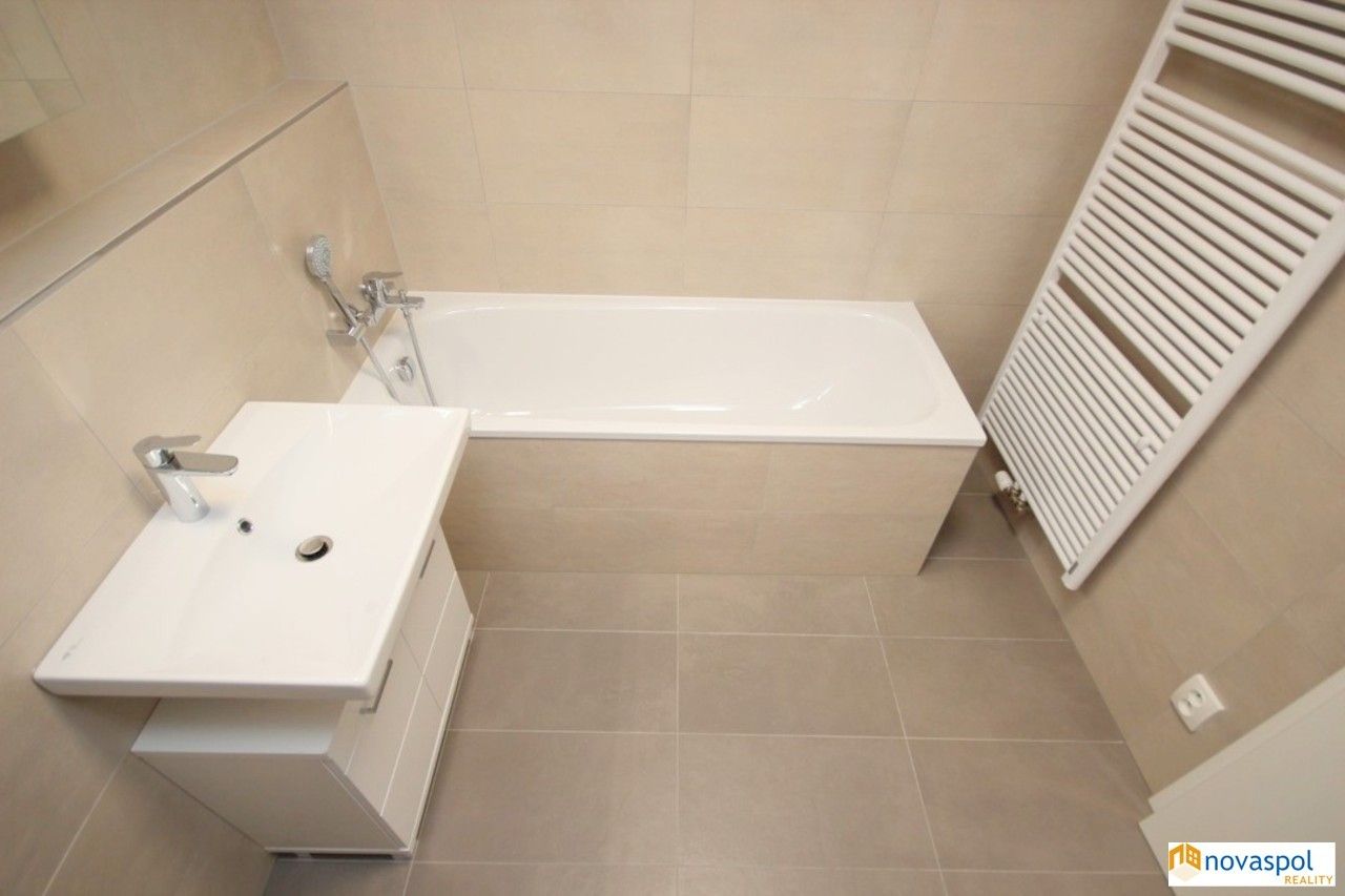Pronájem bytu 2+kk 61 m² - foto 9