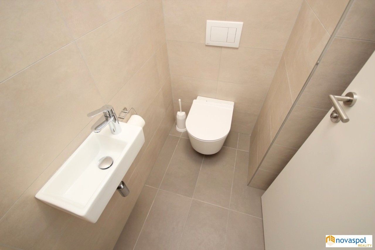 Pronájem bytu 2+kk 61 m² - foto 10
