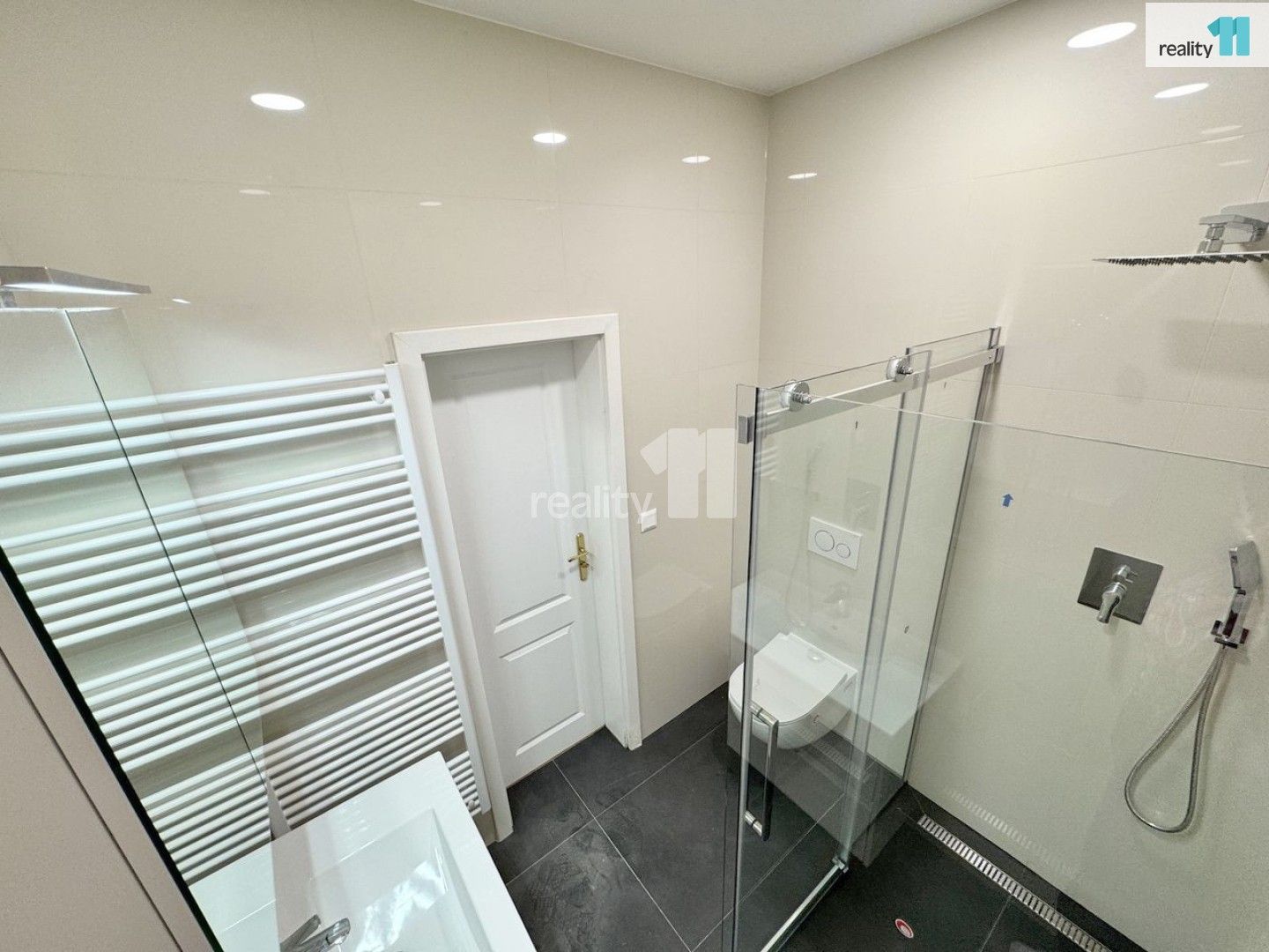 Pronájem bytu 3+kk 82 m² - foto 9