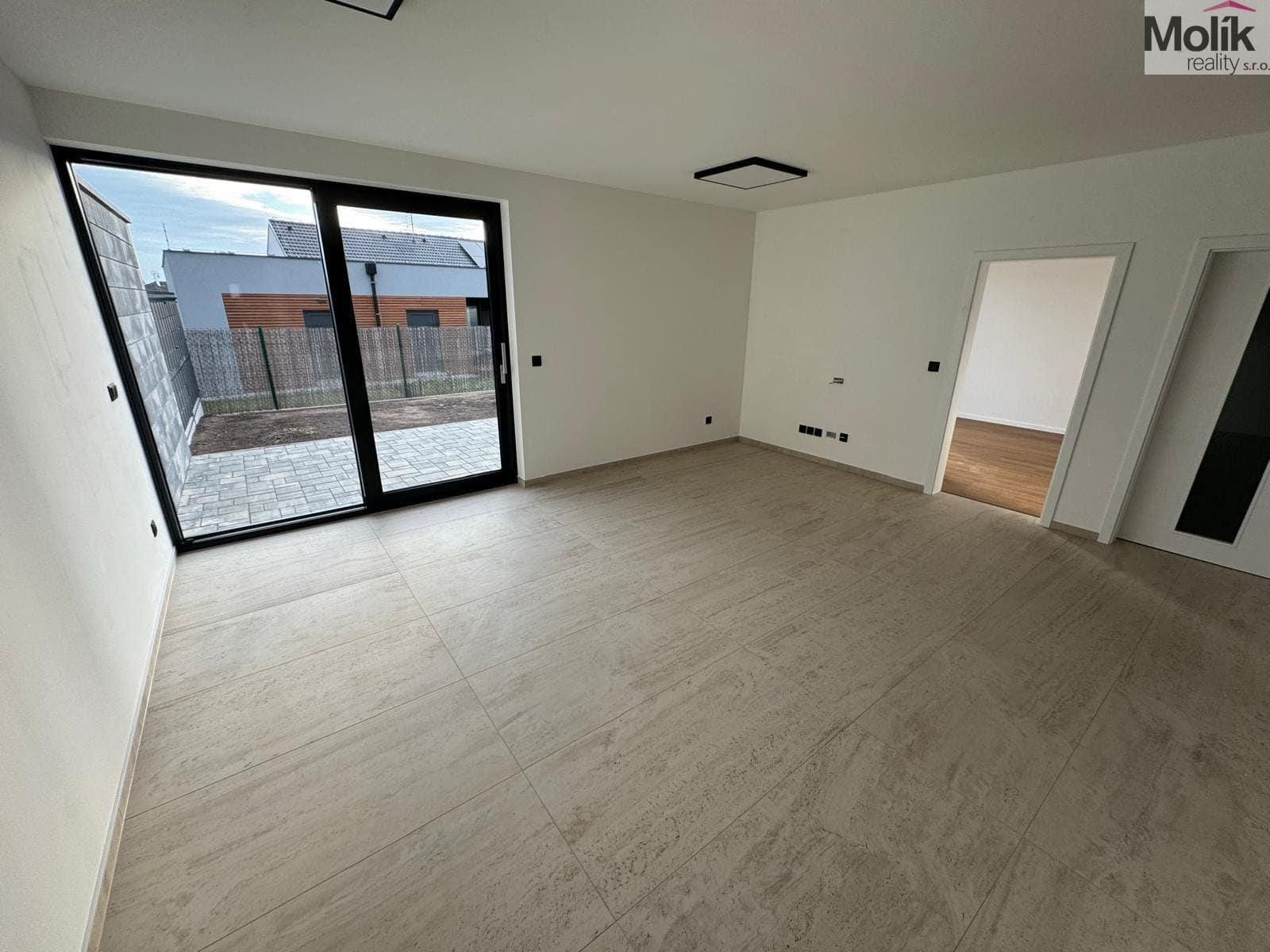 Pronájem bytu 4+kk 97 m² - foto 8