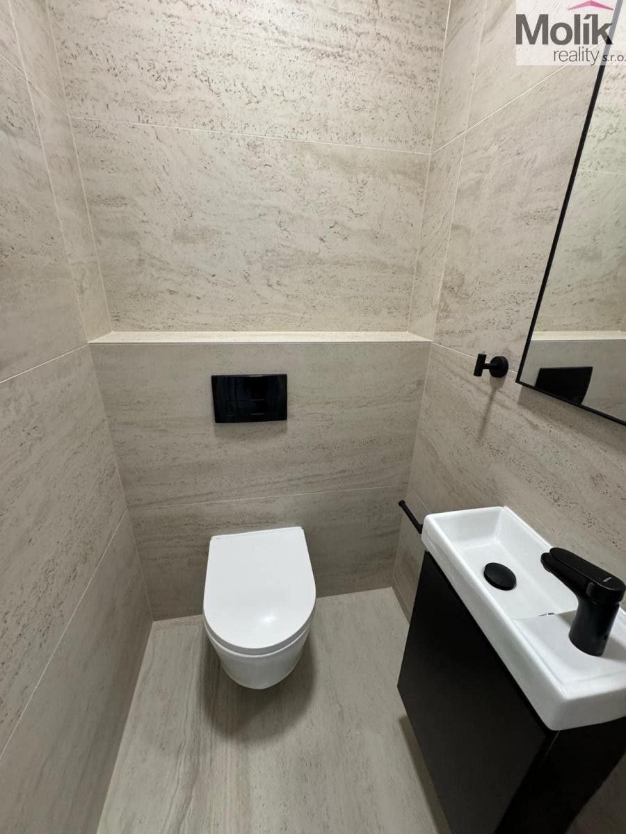 Pronájem bytu 4+kk 97 m² - foto 4