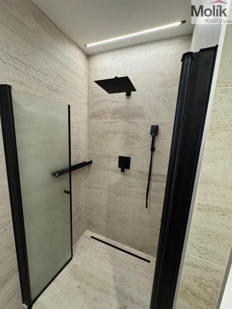 Pronájem bytu 4+kk 97 m² - foto 2