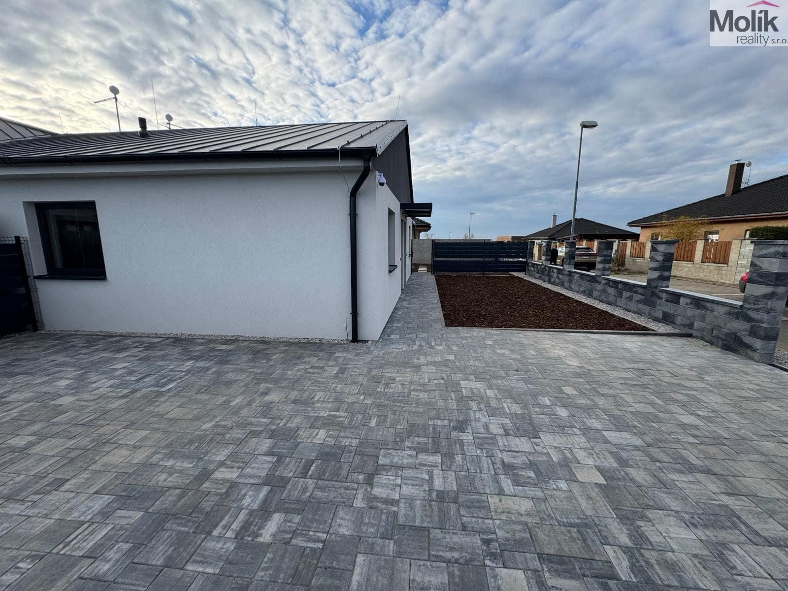 Pronájem bytu 4+kk 97 m² - foto 21