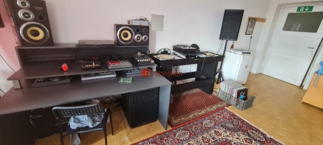 Pronájem komerčního prostoru 20 m² - foto 1