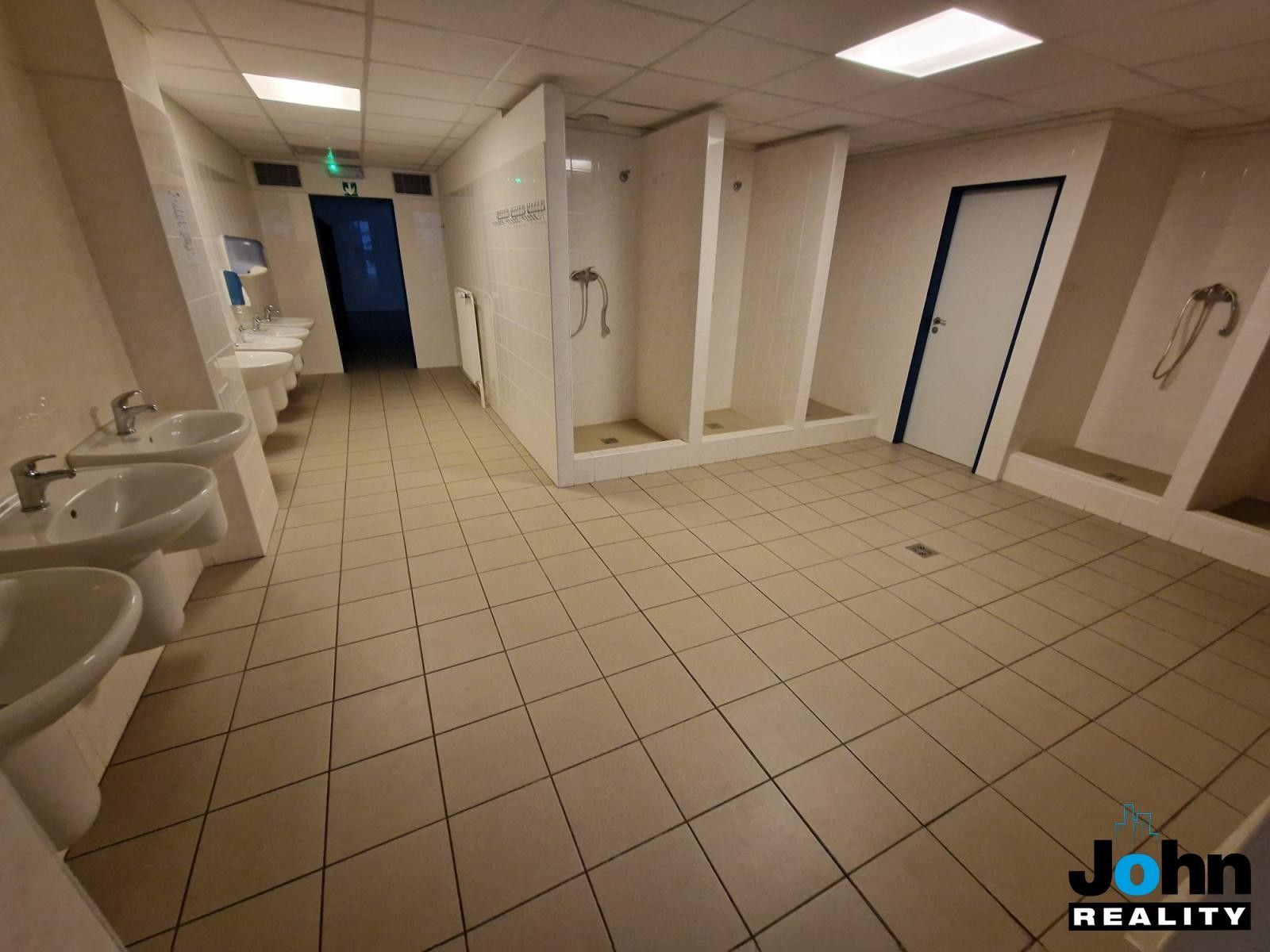 Pronájem komerčního prostoru 4750 m² - foto 17