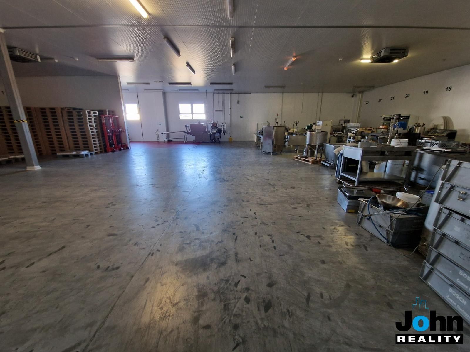 Pronájem komerčního prostoru 4750 m² - foto 21