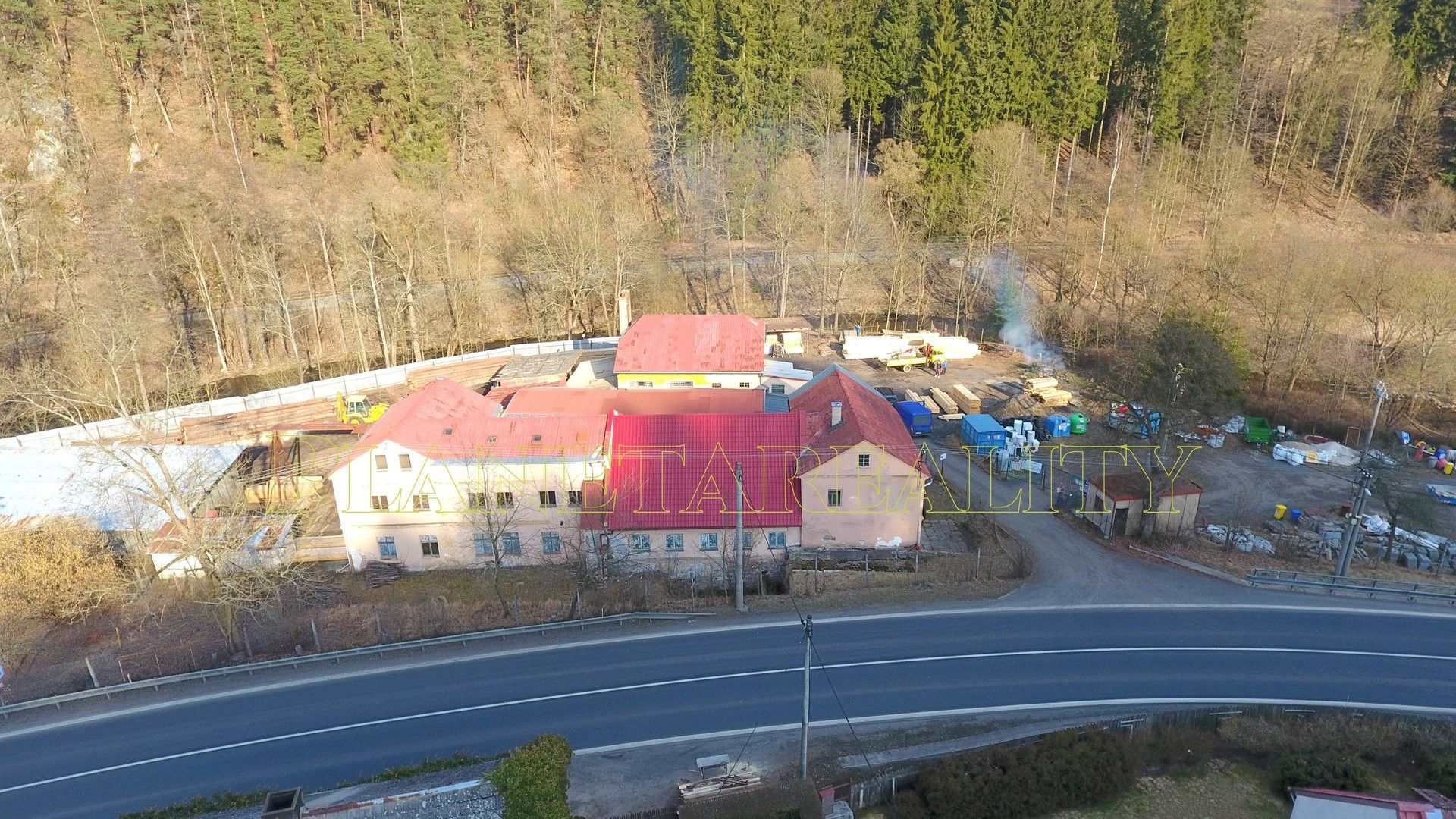 Prodej komerčního prostoru 3769 m² - foto 1