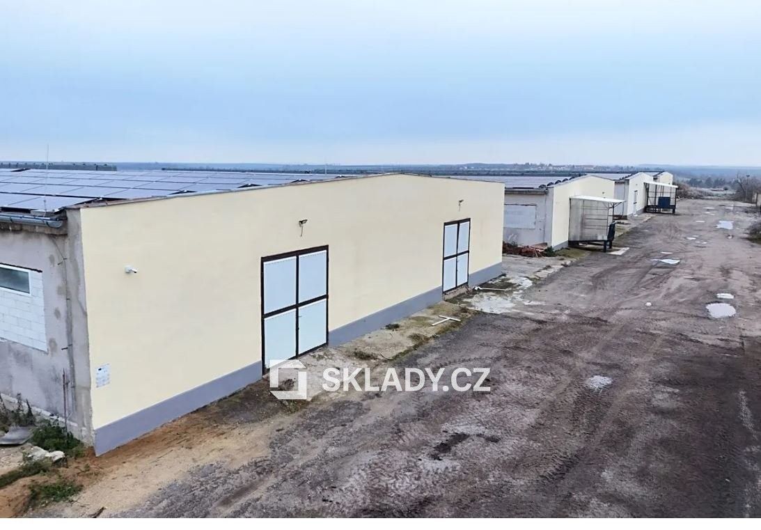 Pronájem komerčního prostoru 1500 m² - foto 6