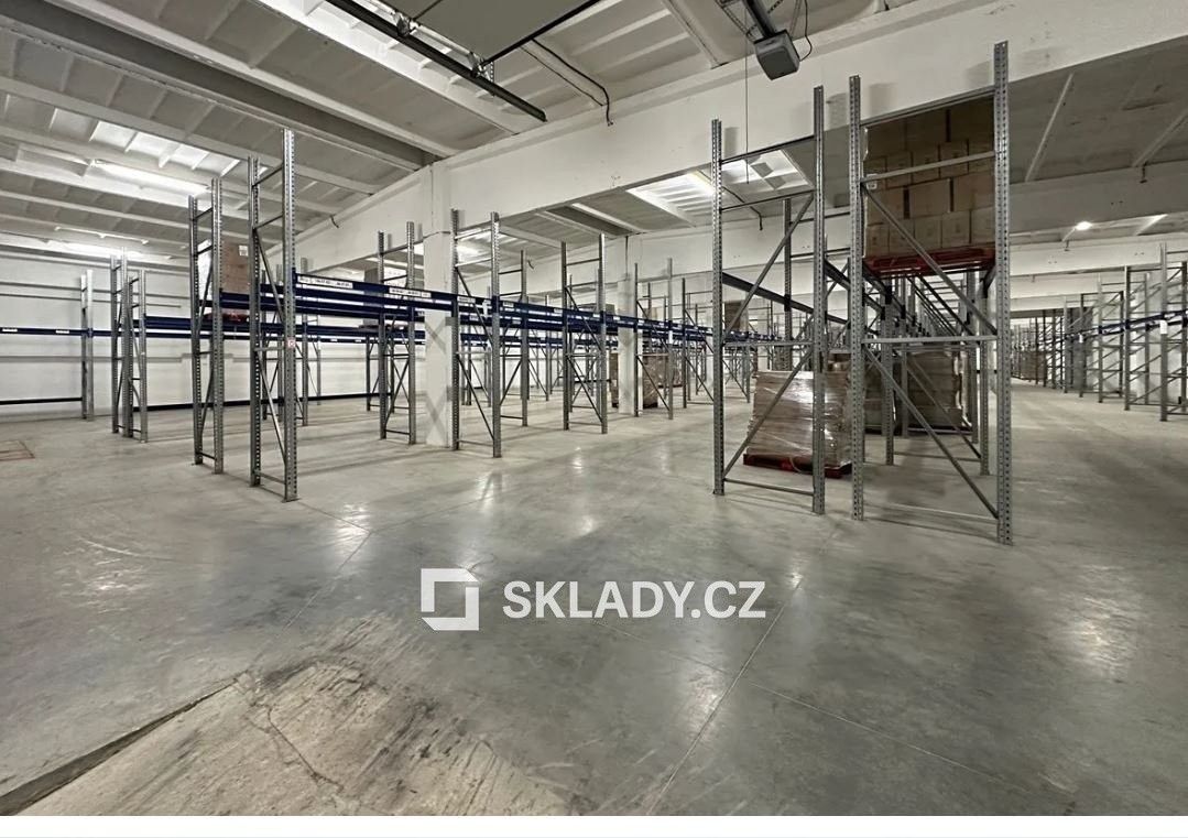 Pronájem komerčního prostoru 1500 m² - foto 7