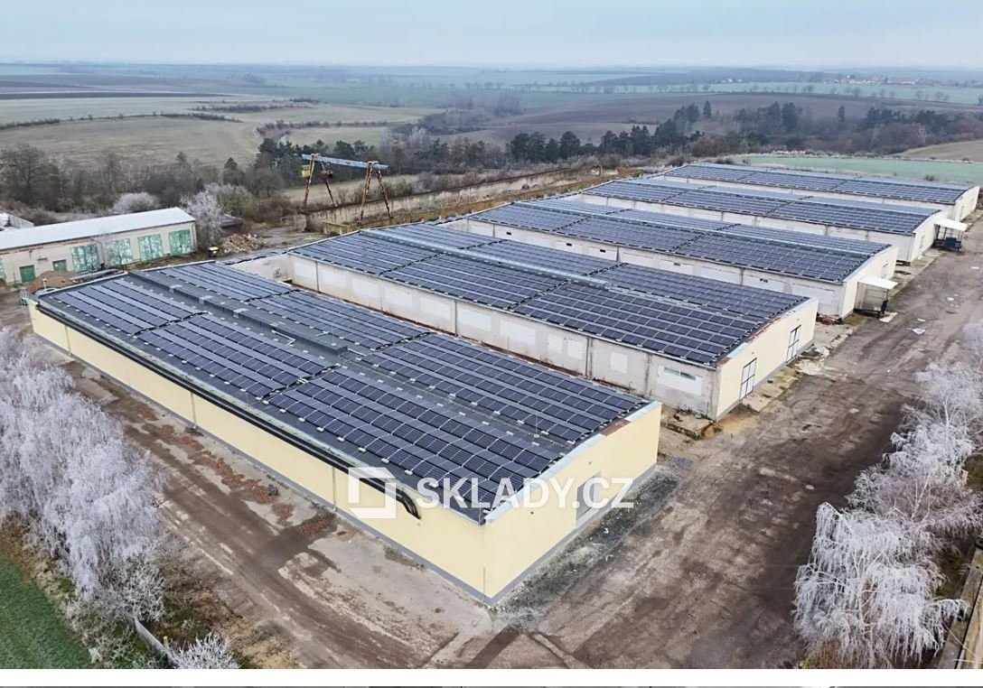 Pronájem komerčního prostoru 1500 m² - foto 1