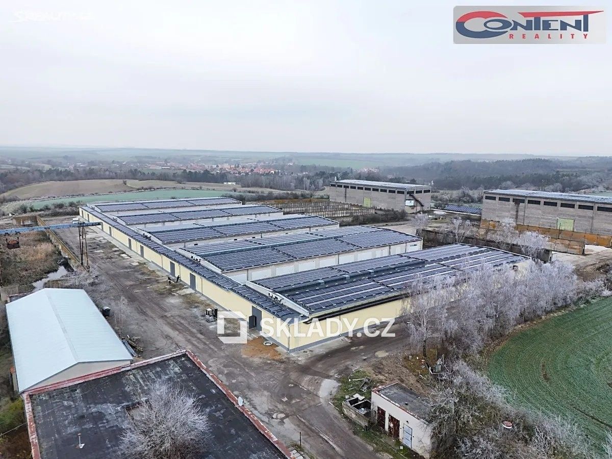 Pronájem komerčního prostoru 1500 m² - foto 8