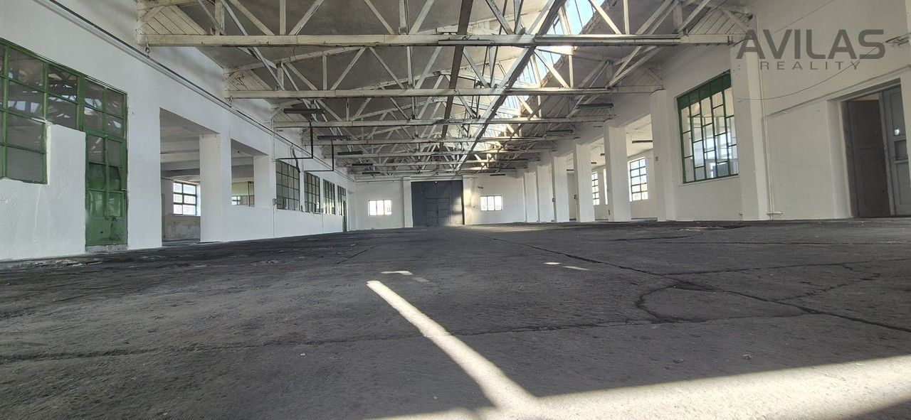 Pronájem komerčního prostoru 1200 m² - foto 3