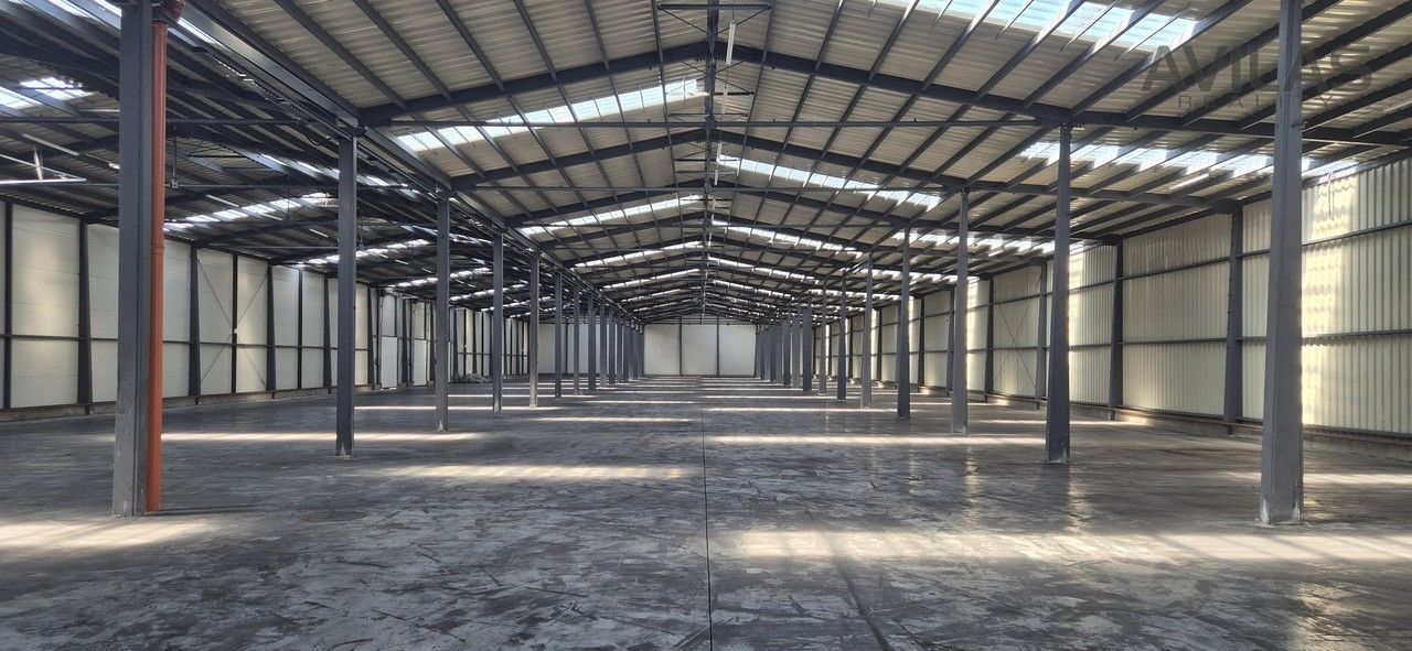 Pronájem komerčního prostoru 1200 m² - foto 6