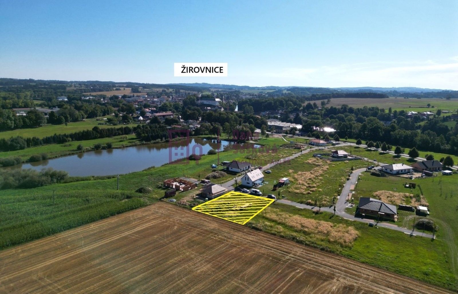 Prodej pozemku 866 m² - foto 1
