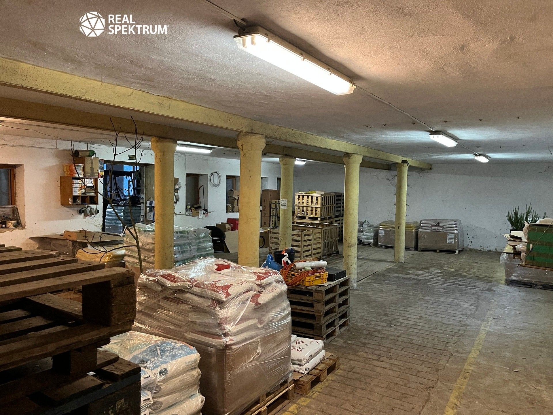 Pronájem komerčního prostoru 644 m² - foto 5