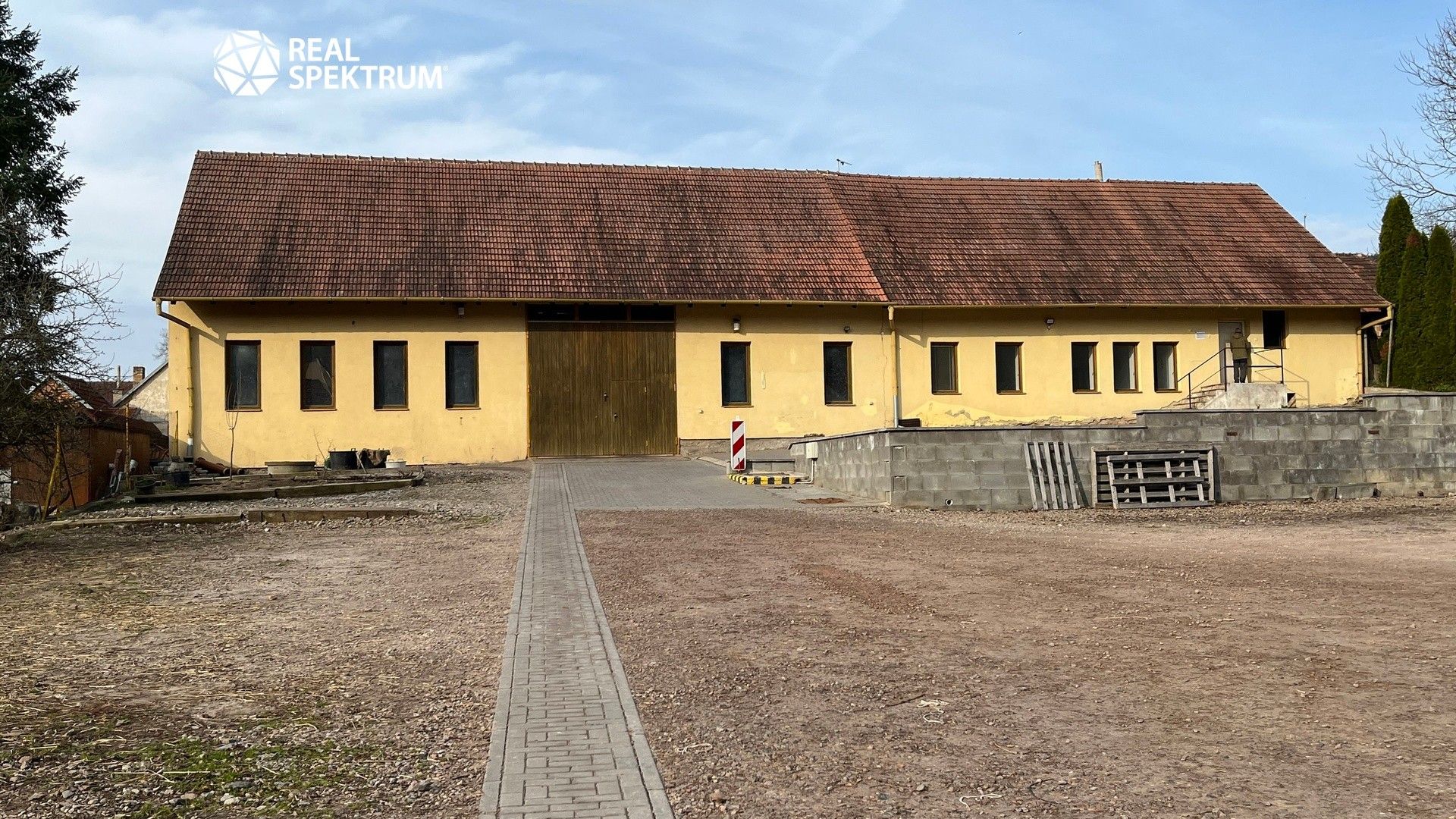 Pronájem komerčního prostoru 644 m² - foto 1