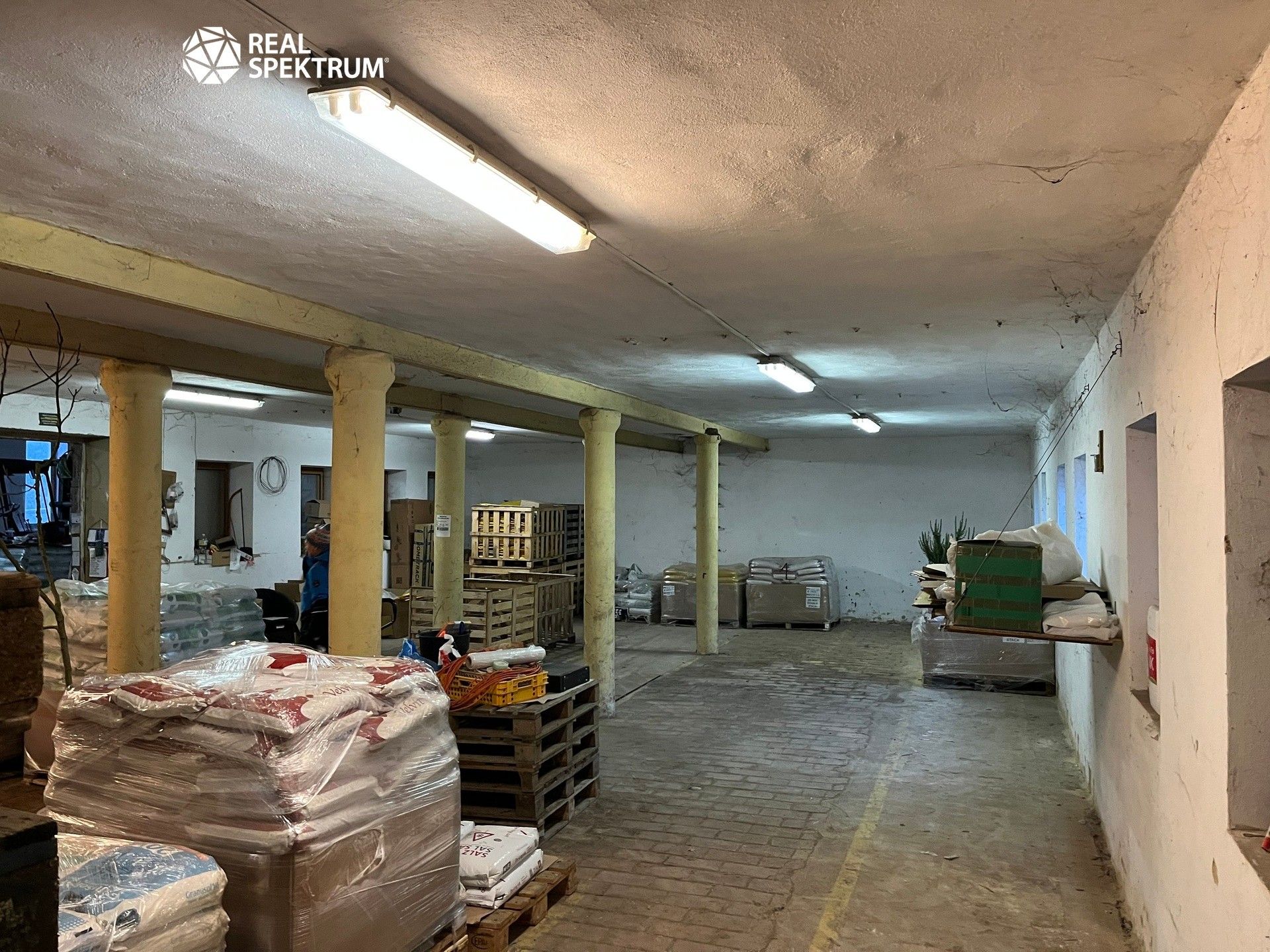 Pronájem komerčního prostoru 644 m² - foto 3