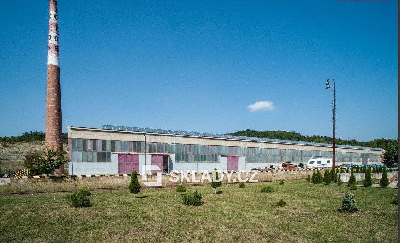 Pronájem komerčního prostoru 1500 m² - foto 8