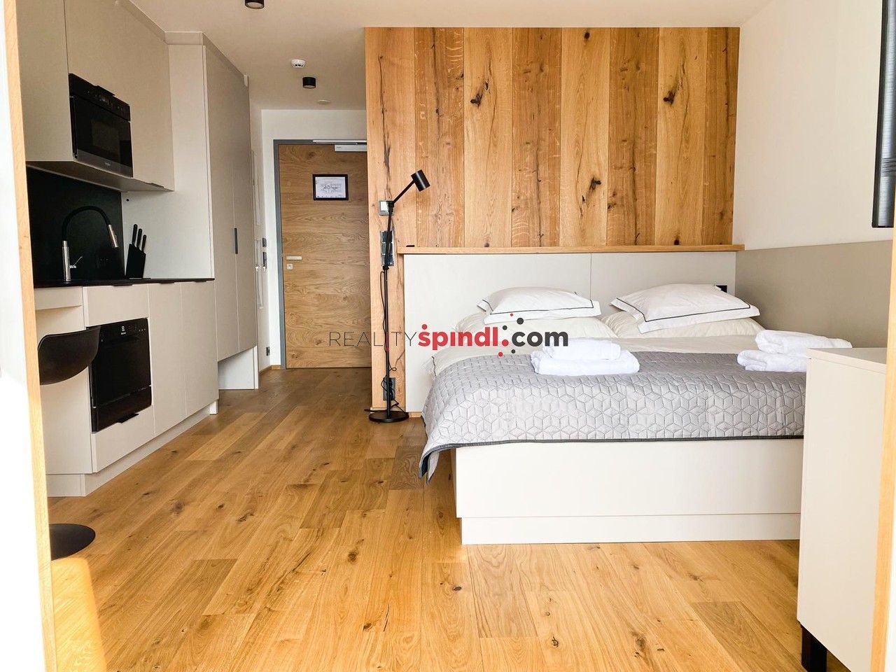 Pronájem bytu 1+kk 24 m² - foto 1