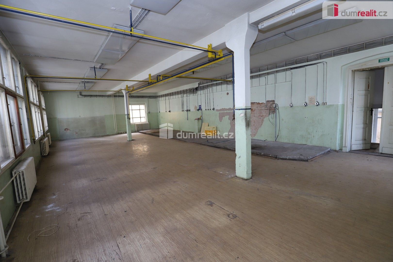 Prodej nemovitosti 1600 m² - foto 3