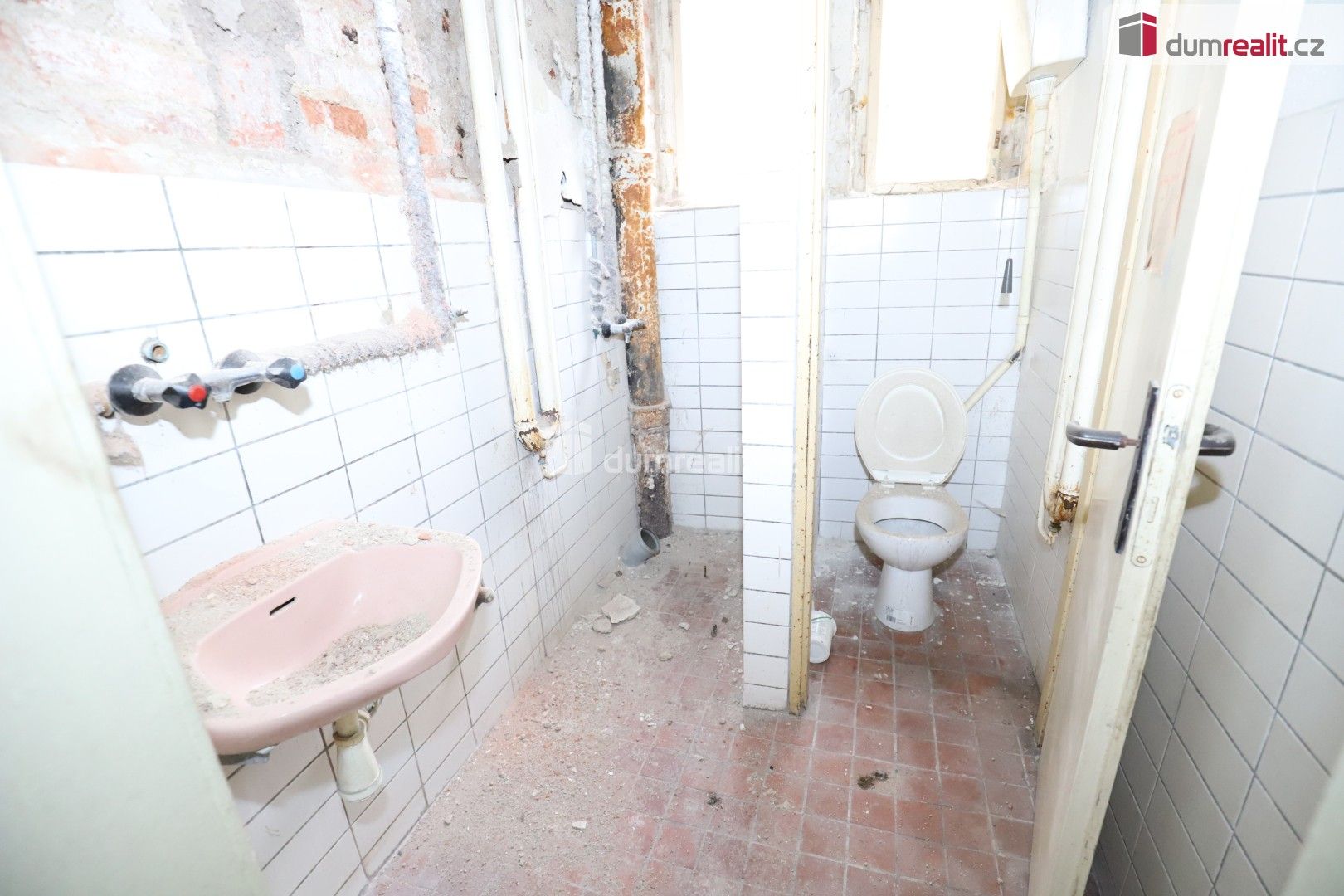 Prodej nemovitosti 1600 m² - foto 20
