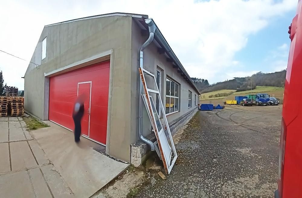 Pronájem komerčního prostoru 300 m² - foto 1