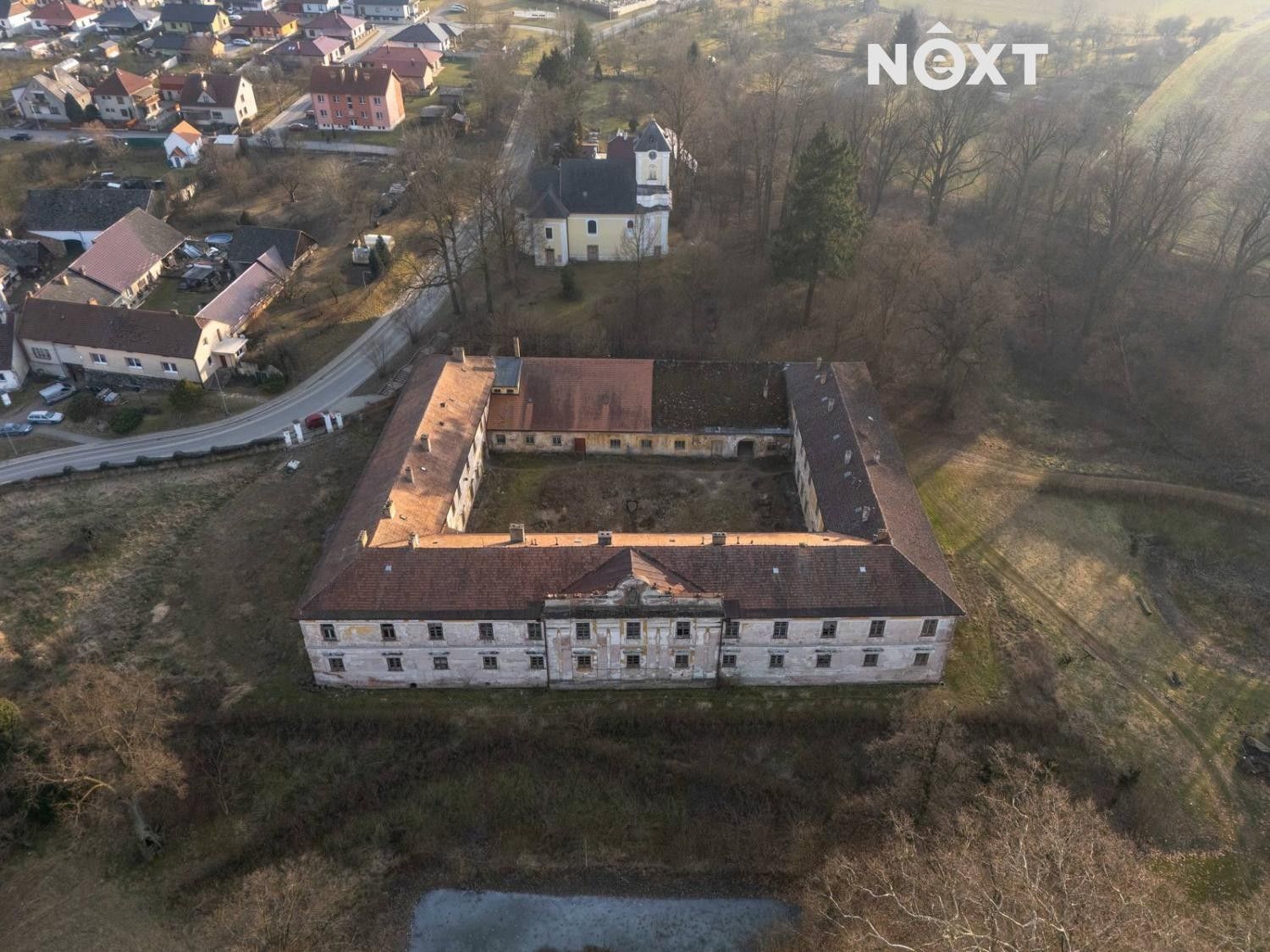 Prodej nemovitosti 28378 m² - foto 2