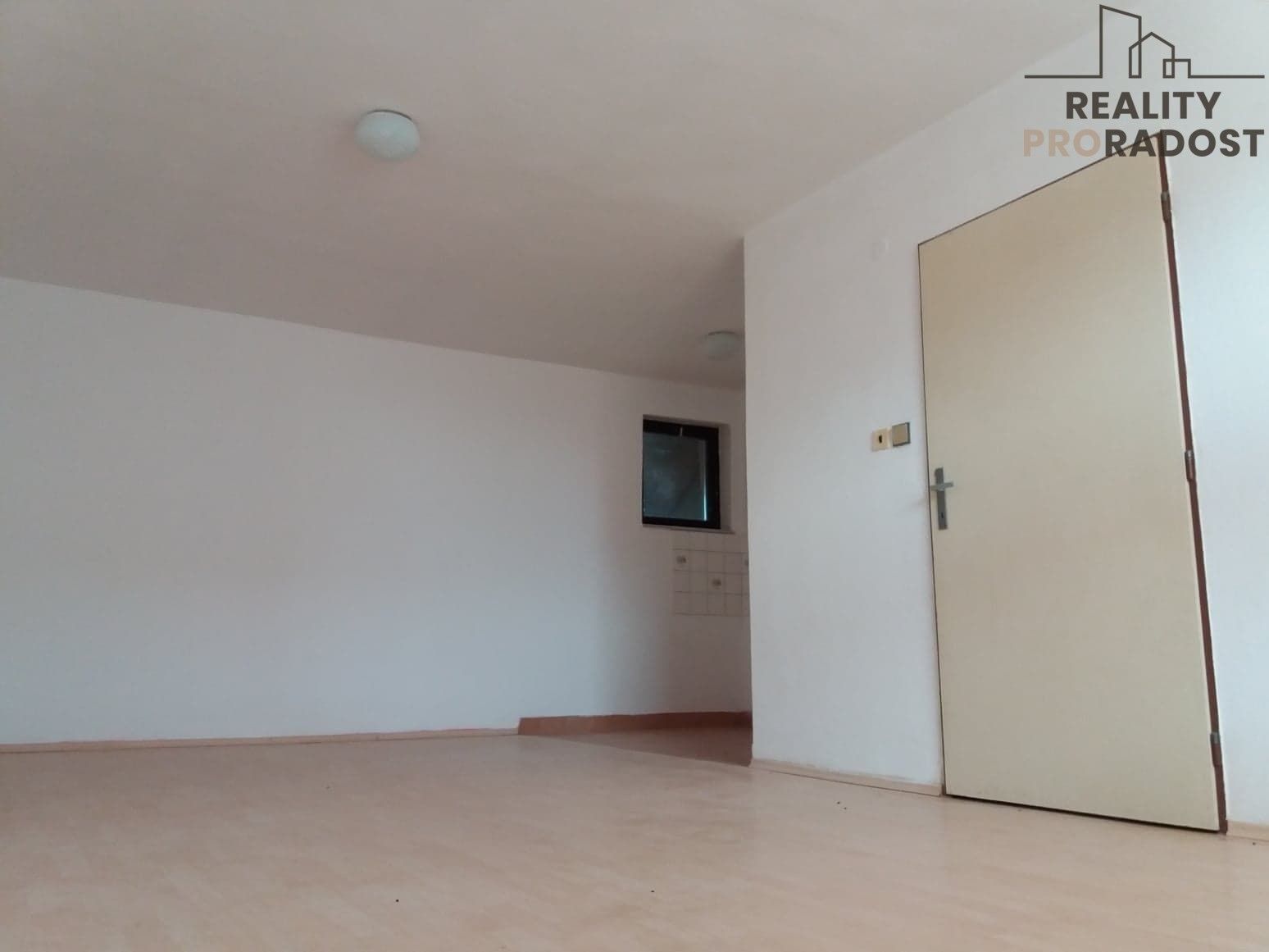 Pronájem komerčního prostoru 400 m² - foto 5