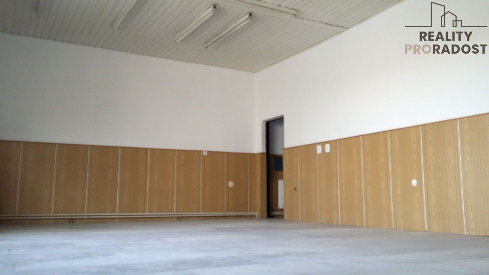 Pronájem komerčního prostoru 400 m² - foto 7